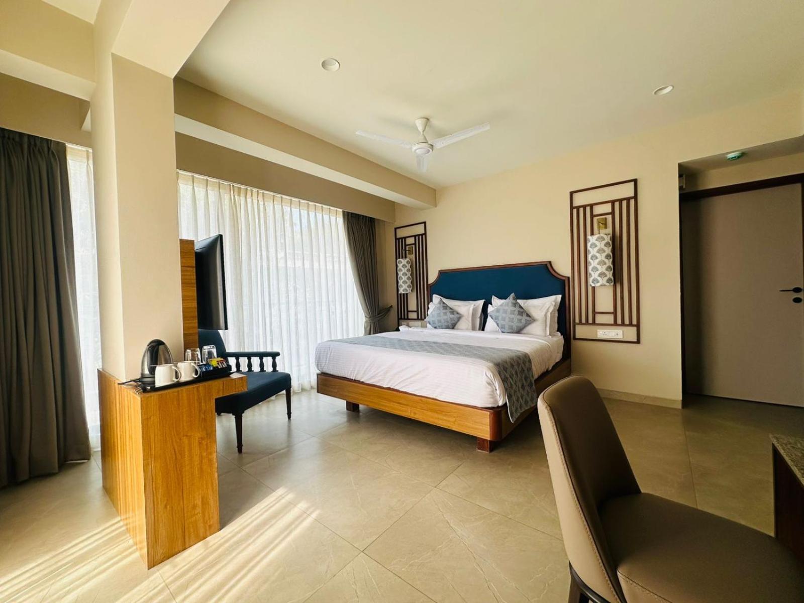 Titanic Boutique Hotel Baga Bagian luar foto
