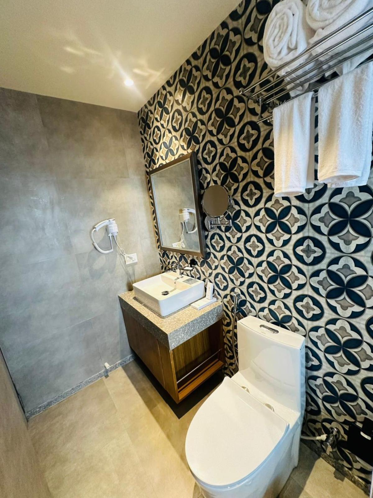 Titanic Boutique Hotel Baga Bagian luar foto
