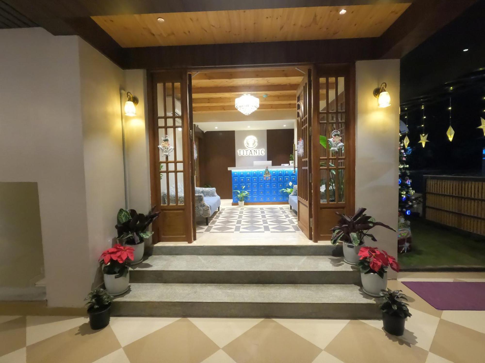 Titanic Boutique Hotel Baga Bagian luar foto