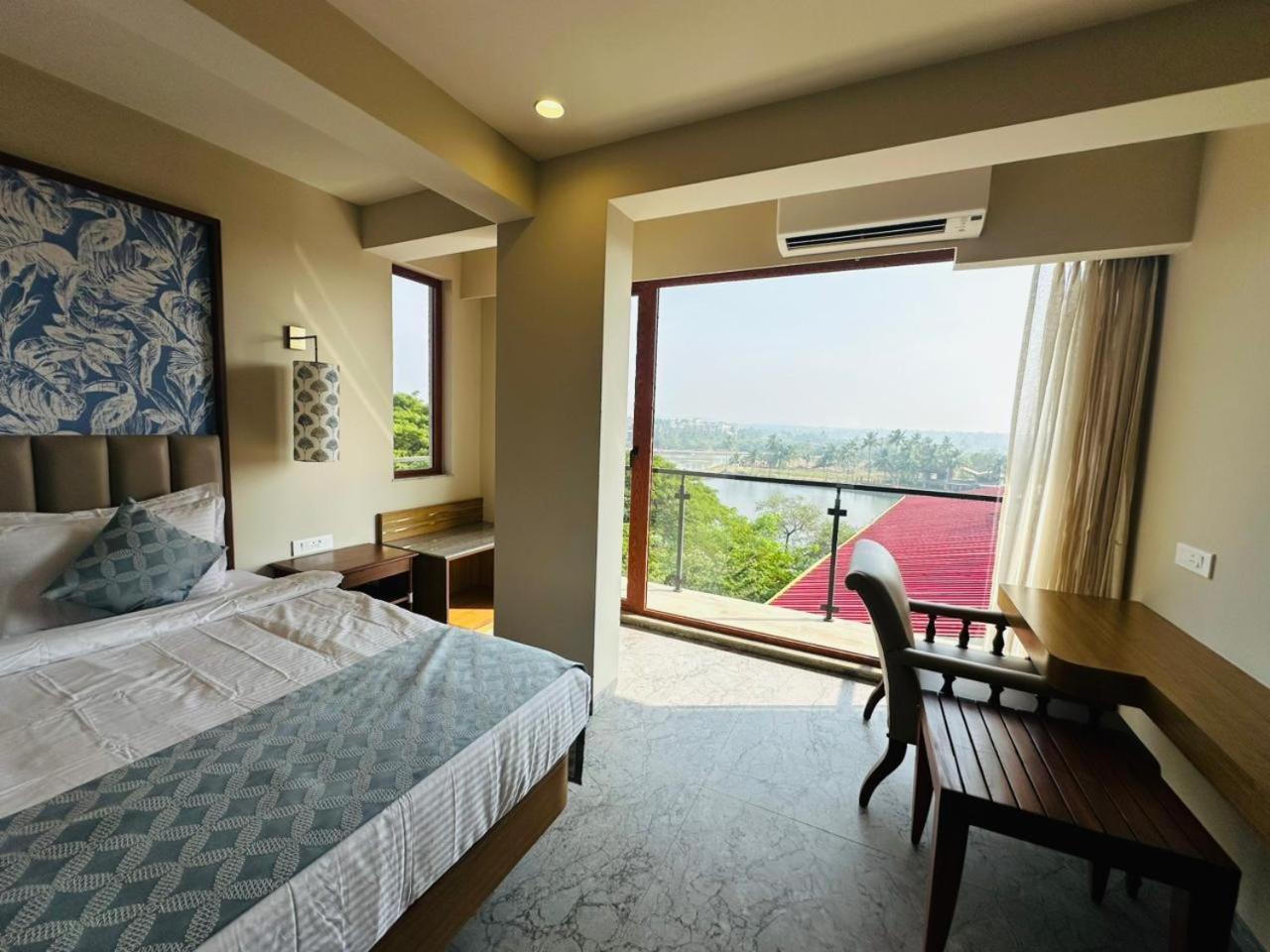 Titanic Boutique Hotel Baga Bagian luar foto