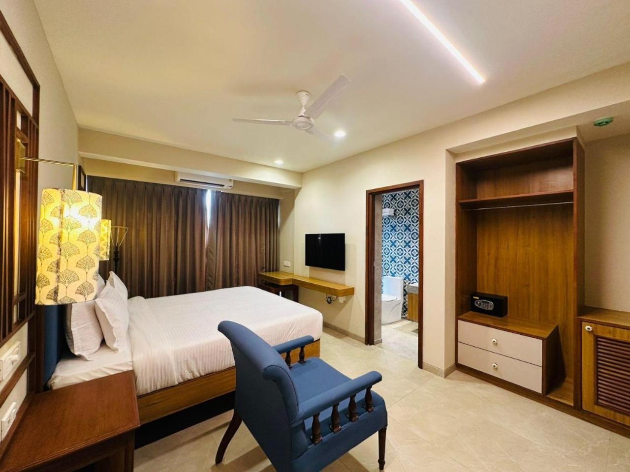 Titanic Boutique Hotel Baga Bagian luar foto