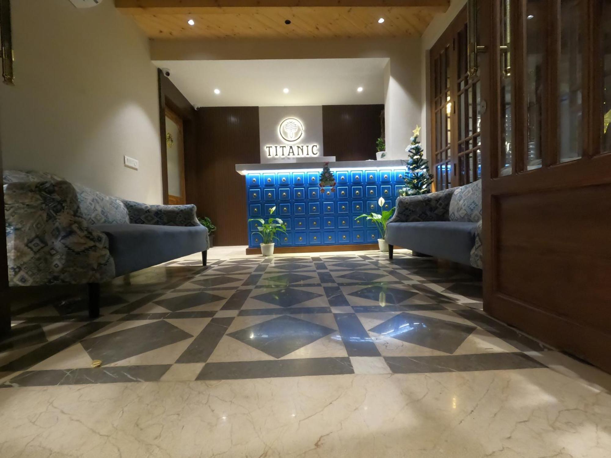 Titanic Boutique Hotel Baga Bagian luar foto